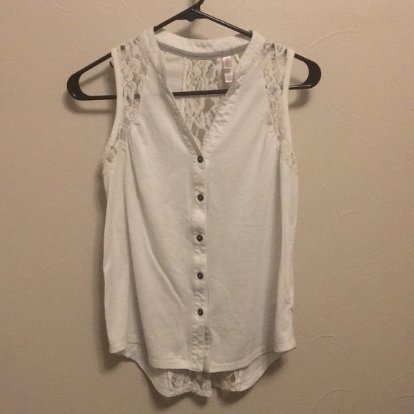Fancy tank top with lace - Picture 1 of 4